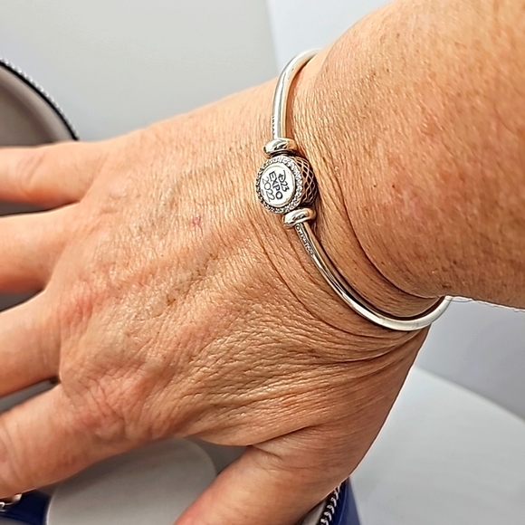 Disney x Pandora NWTS D23 Expo Fan Event Bracelet Charm and RARE Box - Picture 13 of 13